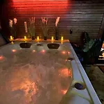 Chalet Le Du Cabanon: Cabanon De Luxe Avec Entièrement Privatif *