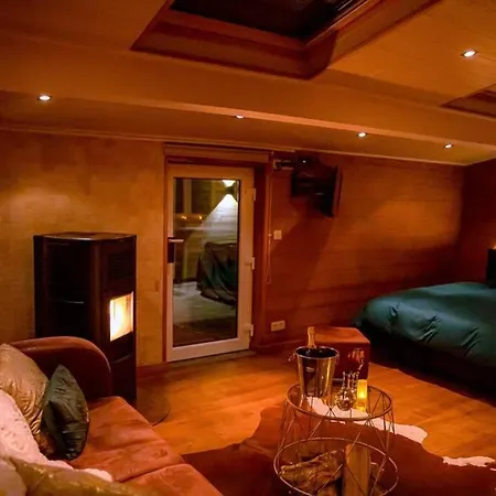 Chalet Le Du Cabanon: Cabanon De Luxe Avec Entièrement Privatif Aye